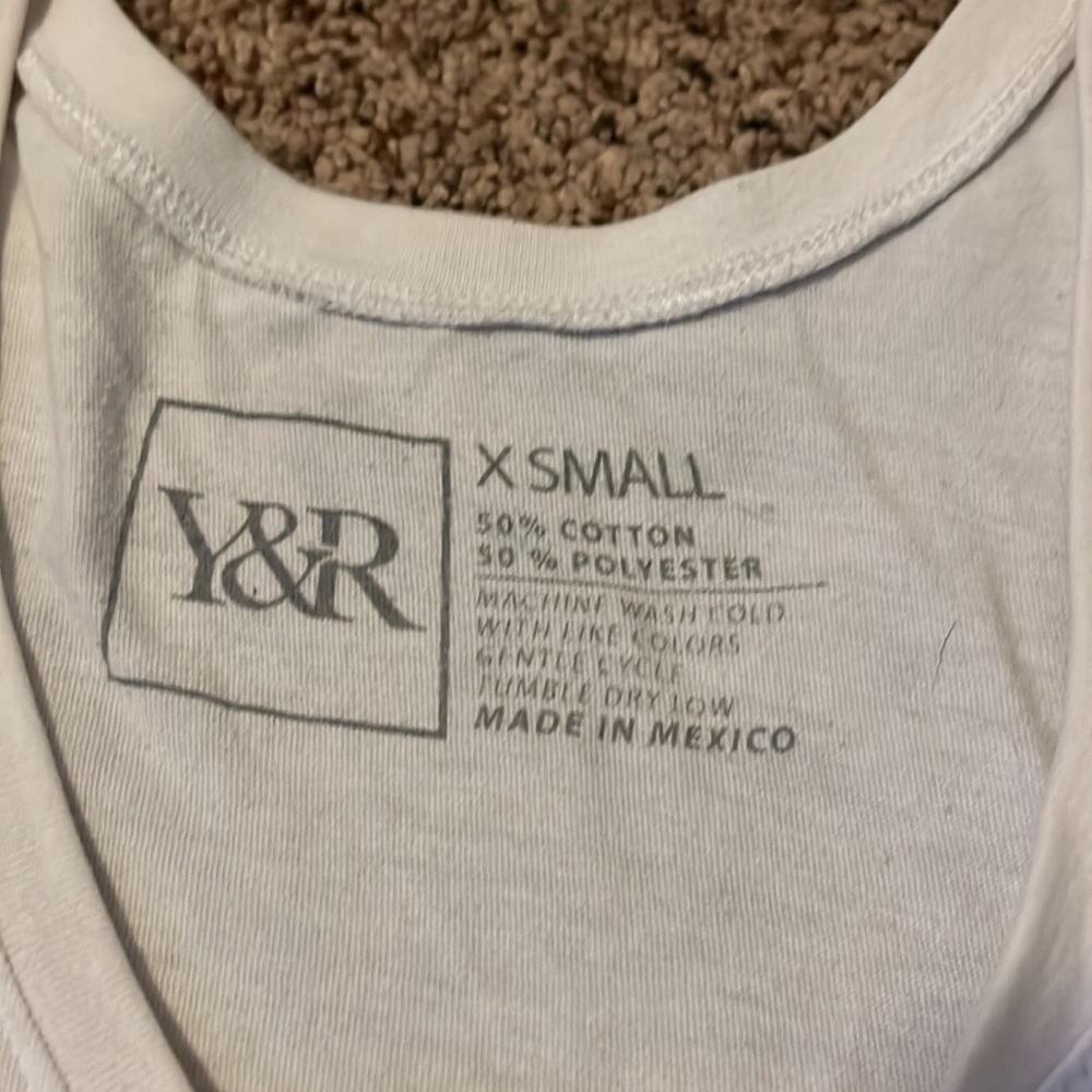 Crop top - Picture 2 of 2